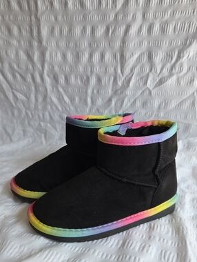 The Children’s Place Toddler Girls Rainbow Low Faux Suede Booties